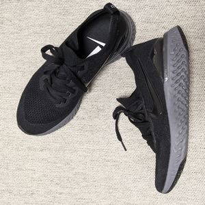 Nike Women's Epic React Flyknit 2 Size 8